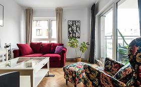 Charming Apt Close To The Center